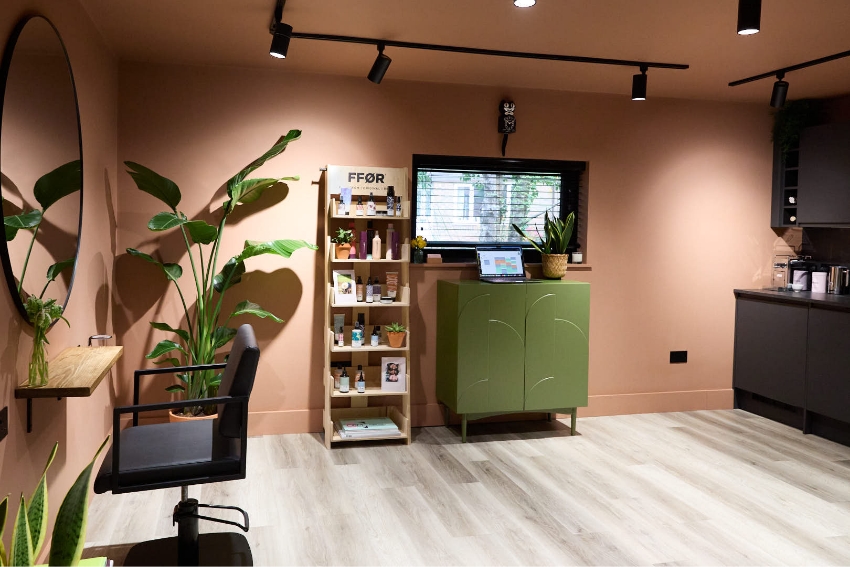 Hoipolloi Hair studio visual